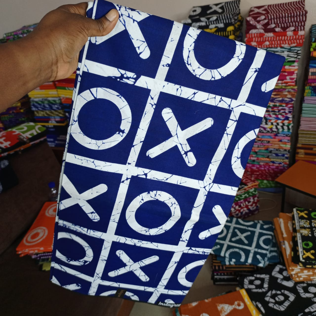INSTAGRAM FASHION WAX 100% COTON WAX NIGERIAN batik bleu nuit à motif XO morpion en damier 