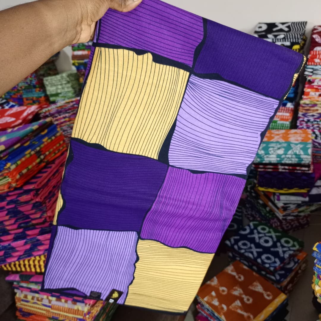 DYNAMIC 100% COTON WAX NIGERIAN  batik patchwork carrés rayés de couleurs violet, jaune et bleu nuit 
