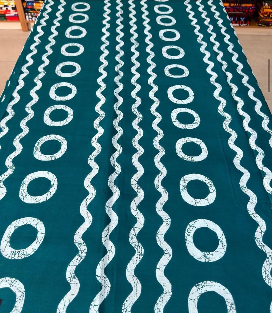 AFRICANISTA 100% CTON WAX NIGERIAN batik ronds et vagues de couleurs vert pétrole foncé et blanc 