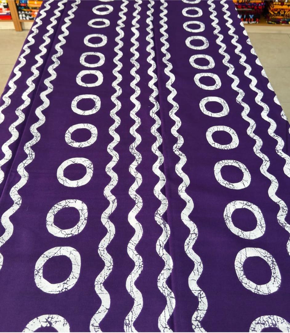 AFRICANISTA 100% CTON WAX NIGERIAN batik ronds et vagues de couleurs  violet foncé et blanc 