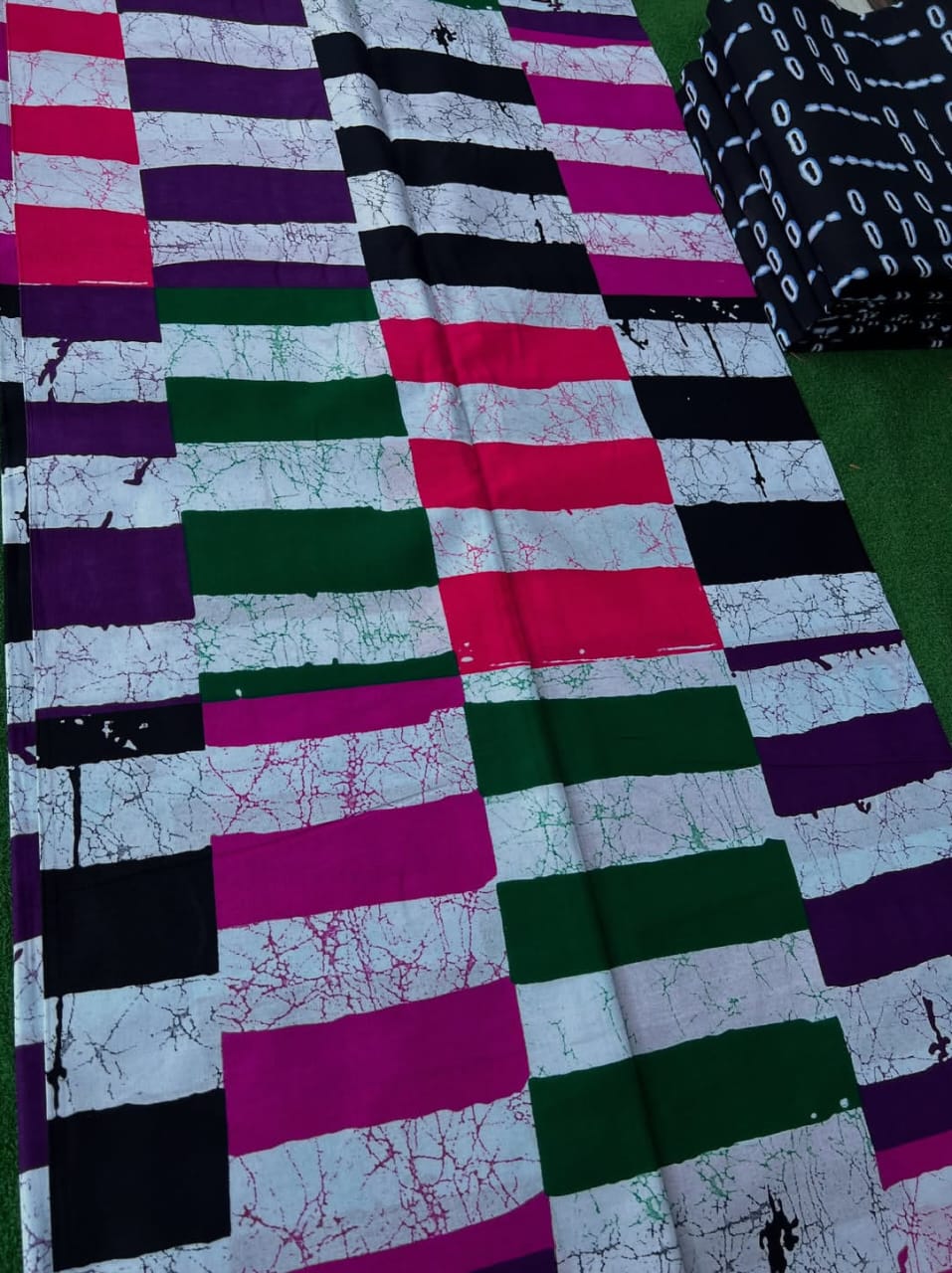 BLISS 100% COTON WAX NIGERIAN batik  damier bloc rayés multicolore / rouge, violet, prune, vert, noirt et blanc