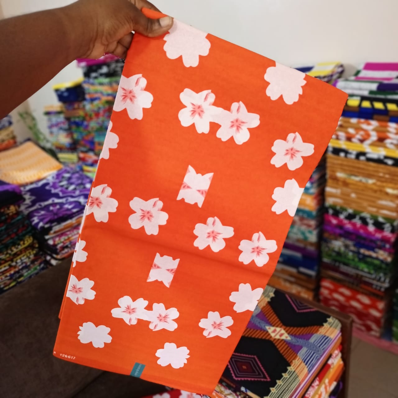 FAMOUS 100% COTON WAX NIGERIAN batik fleurs blanches de couleurs orange brûlé et blanc 